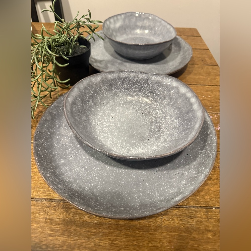 4-pc Modern Gray Speckled Dinnerware Set